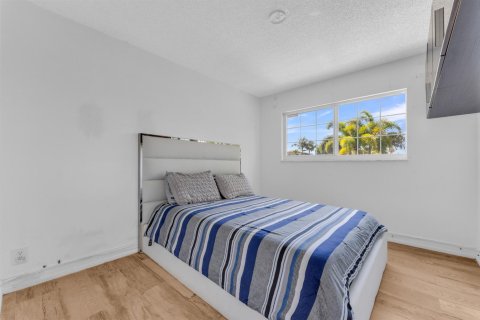 Condo in Fort Lauderdale, Florida, 2 bedrooms  № 2382061 - photo 19