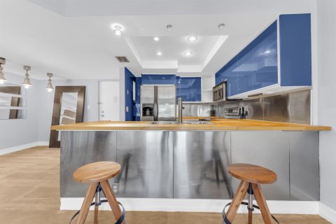 Condo in Fort Lauderdale, Florida, 2 bedrooms  № 2382061 - photo 10
