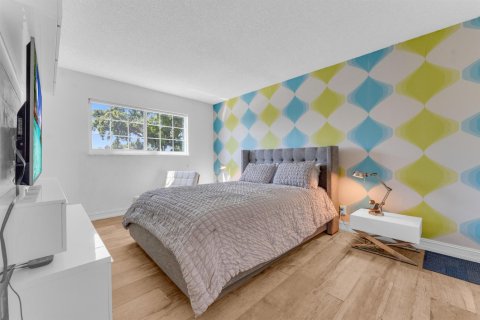 Condo in Fort Lauderdale, Florida, 2 bedrooms  № 2382061 - photo 17