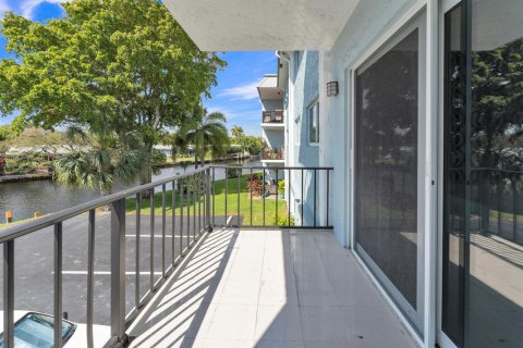 Condo in Fort Lauderdale, Florida, 2 bedrooms  № 2382061 - photo 28