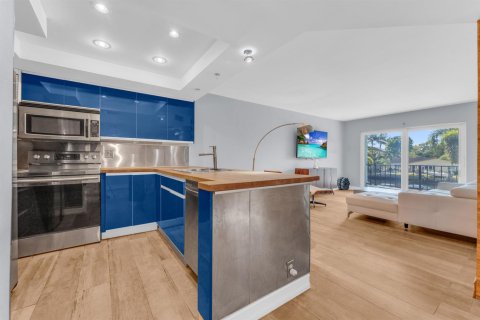 Condo in Fort Lauderdale, Florida, 2 bedrooms  № 2382061 - photo 5