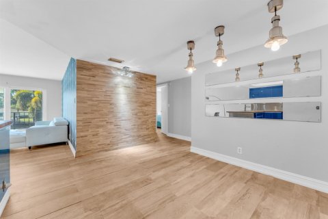 Condo in Fort Lauderdale, Florida, 2 bedrooms  № 2382061 - photo 14
