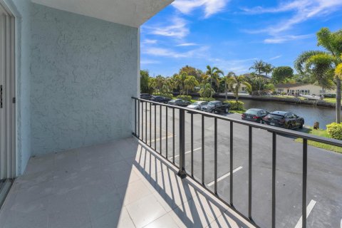 Condo in Fort Lauderdale, Florida, 2 bedrooms  № 2382061 - photo 26