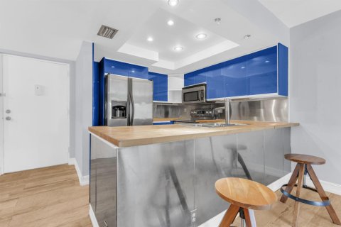 Condo in Fort Lauderdale, Florida, 2 bedrooms  № 2382061 - photo 9