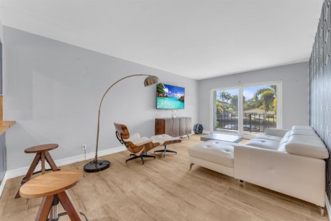 Condo in Fort Lauderdale, Florida, 2 bedrooms  № 2382061 - photo 2