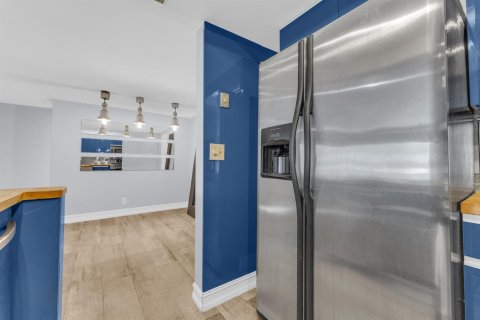 Condo in Fort Lauderdale, Florida, 2 bedrooms  № 2382061 - photo 8