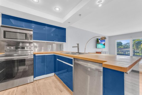Condo in Fort Lauderdale, Florida, 2 bedrooms  № 2382061 - photo 7