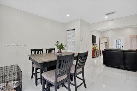Casa en venta en Homestead, Florida, 4 dormitorios, 157.84 m2 № 2303768 - foto 12