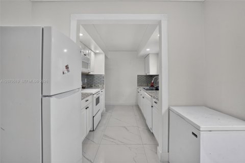 Casa en venta en Homestead, Florida, 4 dormitorios, 157.84 m2 № 2303768 - foto 14