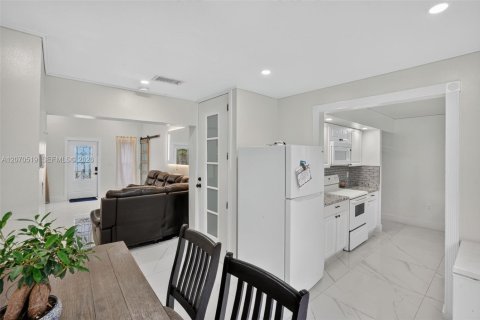 Casa en venta en Homestead, Florida, 4 dormitorios, 157.84 m2 № 2303768 - foto 13