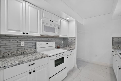 Casa en venta en Homestead, Florida, 4 dormitorios, 157.84 m2 № 2303768 - foto 15