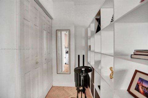 Copropriété à louer à Hallandale Beach, Floride: 50.63 m2 № 1971212 - photo 7