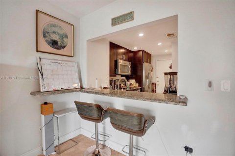 Copropriété à louer à Hallandale Beach, Floride: 50.63 m2 № 1971212 - photo 4