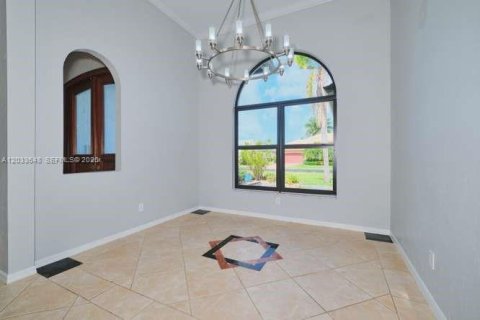 Casa en venta en Bonita Springs, Florida, 4 dormitorios № 2077473 - foto 8