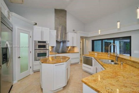 Casa en venta en Bonita Springs, Florida, 4 dormitorios № 2077473 - foto 25