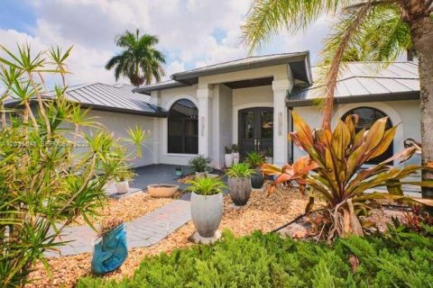 Casa en venta en Bonita Springs, Florida, 4 dormitorios № 2077473 - foto 6