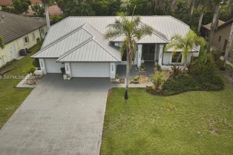Casa en venta en Bonita Springs, Florida, 4 dormitorios № 2077473 - foto 4