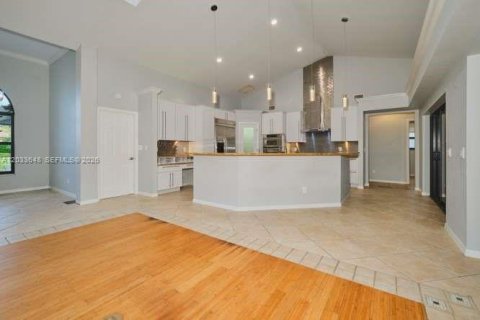 Casa en venta en Bonita Springs, Florida, 4 dormitorios № 2077473 - foto 16