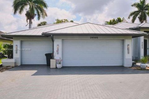 Casa en venta en Bonita Springs, Florida, 4 dormitorios № 2077473 - foto 3