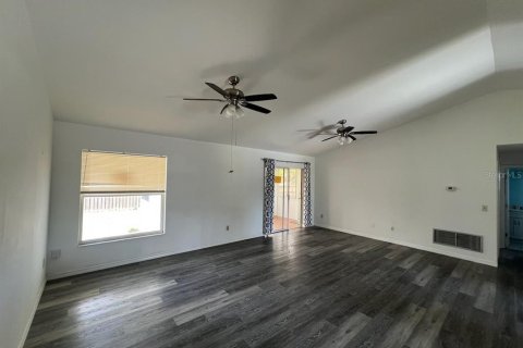 Villa ou maison à vendre à Edgewater, Floride: 3 chambres, 127.46 m2 № 2096861 - photo 5