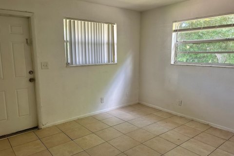 Apartment in Lauderhill, Florida 2 bedrooms, 74.32 sq.m. № 2250990 - photo 7