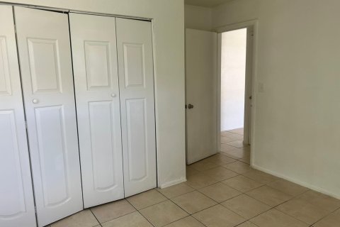 Apartment in Lauderhill, Florida 2 bedrooms, 74.32 sq.m. № 2250990 - photo 5