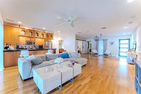 Casa en alquiler en Orlando, Florida, 3 dormitorios, 239.69 m2 № 1914012 - foto 5