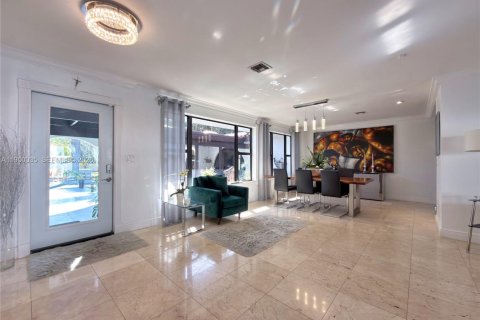 Villa ou maison à vendre à Pinecrest, Floride: 8 chambres, 444.44 m2 № 2007579 - photo 15