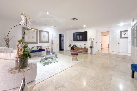 Villa ou maison à vendre à Pinecrest, Floride: 8 chambres, 444.44 m2 № 2007579 - photo 21