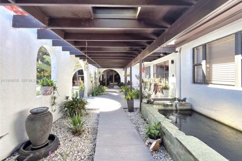 Villa ou maison à vendre à Pinecrest, Floride: 8 chambres, 444.44 m2 № 2007579 - photo 9