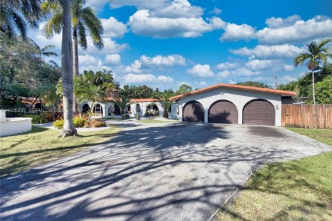 Villa ou maison à vendre à Pinecrest, Floride: 8 chambres, 444.44 m2 № 2007579 - photo 3