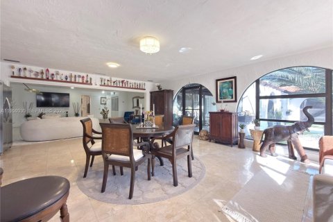 Villa ou maison à vendre à Pinecrest, Floride: 8 chambres, 444.44 m2 № 2007579 - photo 23