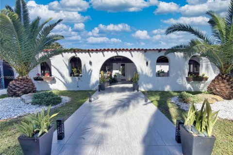 Villa ou maison à vendre à Pinecrest, Floride: 8 chambres, 444.44 m2 № 2007579 - photo 7