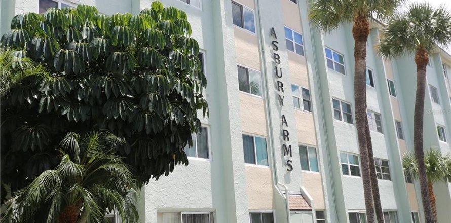Condominio en Saint Petersburg, Florida, 2 dormitorios № 1878265