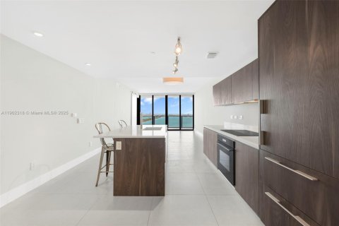 Condo in Miami, Florida, 1 bedroom  № 1953764 - photo 5