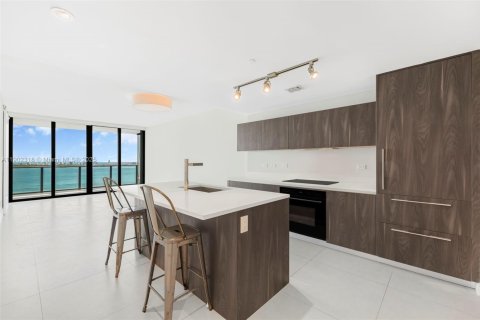 Condo in Miami, Florida, 1 bedroom  № 1953764 - photo 3