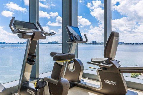 Condo in Miami, Florida, 1 bedroom  № 1953764 - photo 25