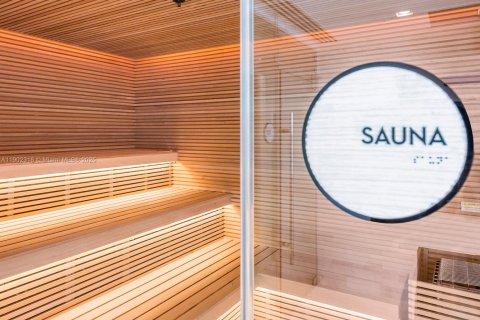 Condo in Miami, Florida, 1 bedroom  № 1953764 - photo 26