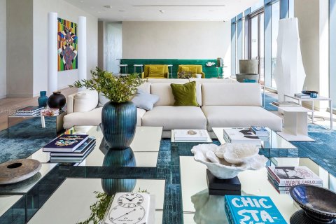 Condo in Miami, Florida, 1 bedroom  № 1953764 - photo 23