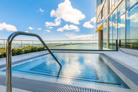 Condo in Miami, Florida, 1 bedroom  № 1953764 - photo 30