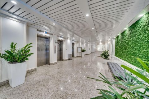 Condominio en venta en Miami, Florida, 2 dormitorios, 113.25 m2 № 2192124 - foto 26
