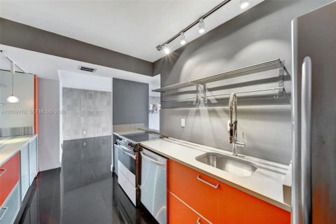 Condominio en venta en Miami, Florida, 2 dormitorios, 113.25 m2 № 2192124 - foto 11