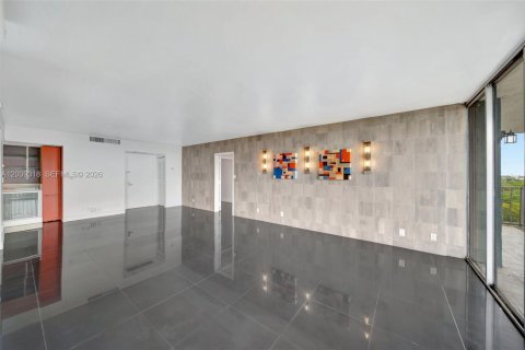 Condominio en venta en Miami, Florida, 2 dormitorios, 113.25 m2 № 2192124 - foto 12