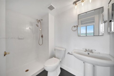 Condominio en venta en Miami, Florida, 2 dormitorios, 113.25 m2 № 2192124 - foto 17