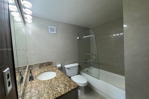 Copropriété à vendre à Miami Beach, Floride: 1 chambre, 91.97 m2 № 2033823 - photo 13