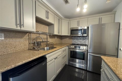 Copropriété à vendre à Miami Beach, Floride: 1 chambre, 91.97 m2 № 2033823 - photo 11