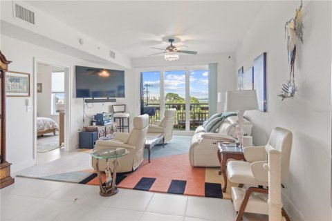 Condo in Merrit Island, Florida, 2 bedrooms  № 2259132 - photo 15