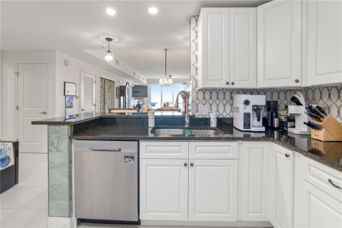 Condo in Merrit Island, Florida, 2 bedrooms  № 2259132 - photo 8