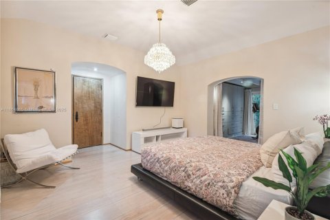 Villa ou maison à vendre à Miami Beach, Floride: 4 chambres, 324.69 m2 № 1957678 - photo 15