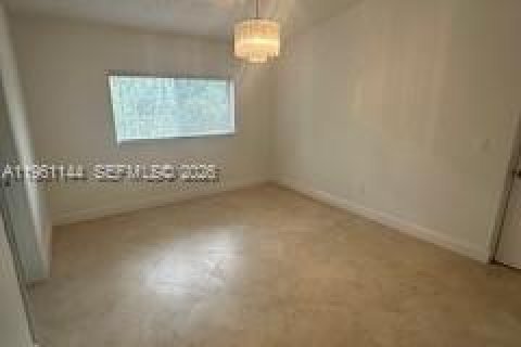 Снять в аренду кондоминиум в Холливуд, Флорида 2 спальни, 69.58м2, № 2024871 - фото 15